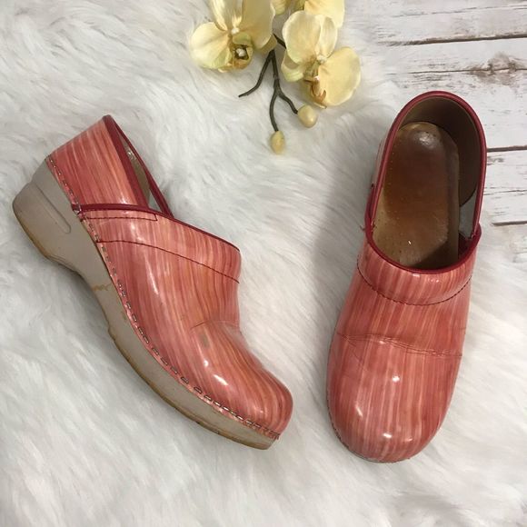 Dansko Womens Professional Patent Coral Pink Leather Clogs Size EU 39 US 8.5-9